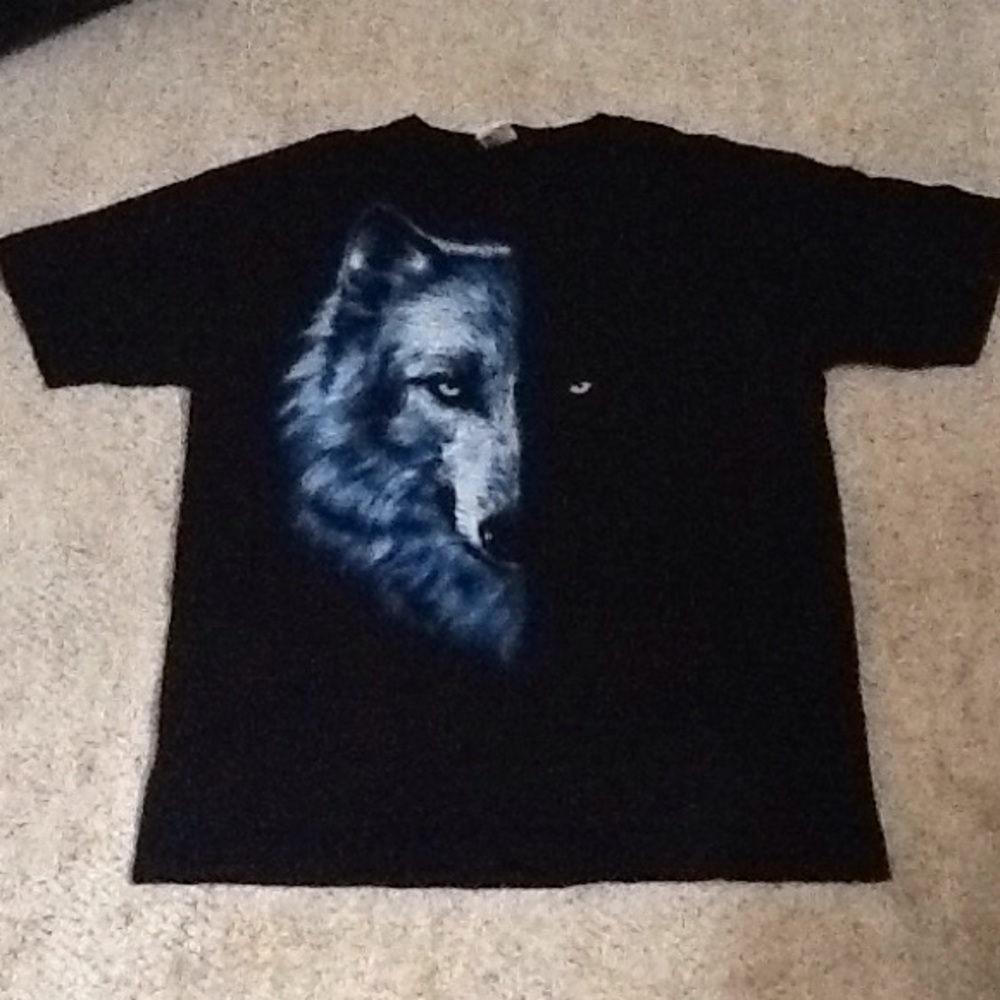 Mens wolf t shirt